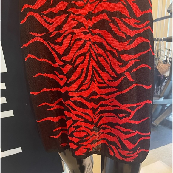 ❤️TRADED❤️Balmain zebra red black gold L button mini dress long sleeve 44 France - Picture 8 of 16